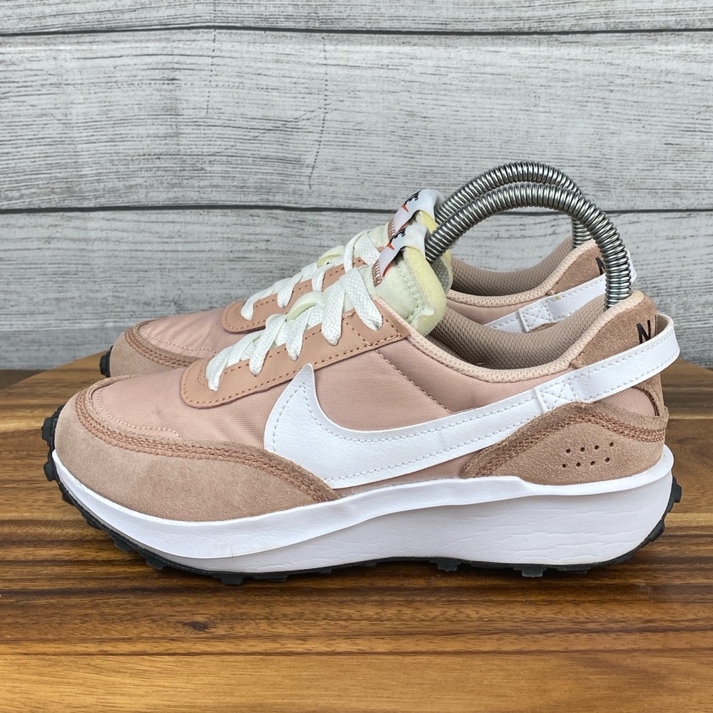Nike Women's Athletic Shoes in Peach and White
